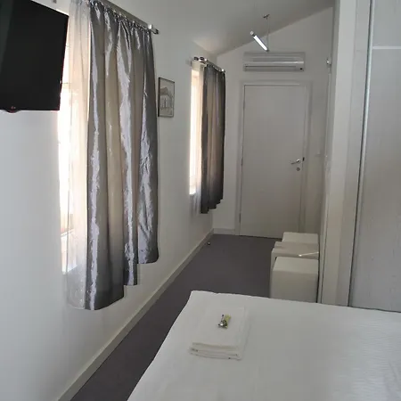 Marija M L Villa Belgrád